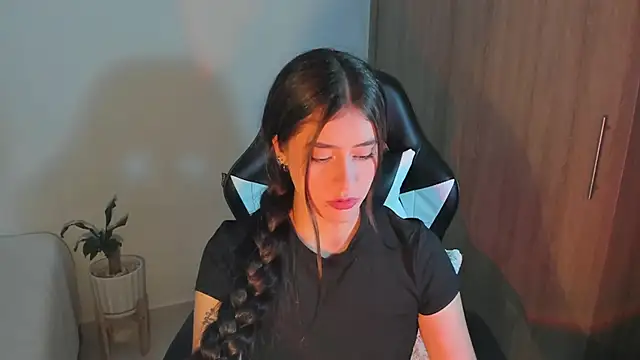 iriswest  online show from February 12, 1:19 am