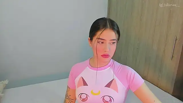 iriswest  online show from February 24, 11:09 pm