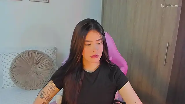 iriswest  online show from March 10, 11:06 pm