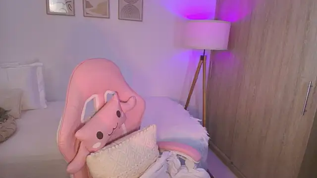 iriswest  online show from October 10, 11:04 pm