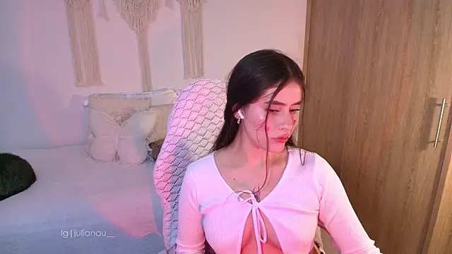 iriswest  online show from May 15, 11:34 pm