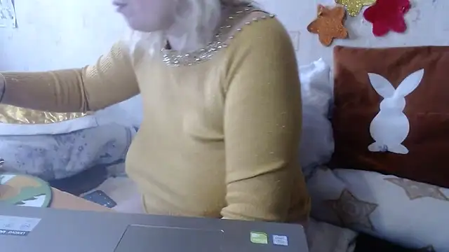 Snapshot of QueenLana chatting on February 15, 8:11 am QueenLana online show from February 15, 8:11 am