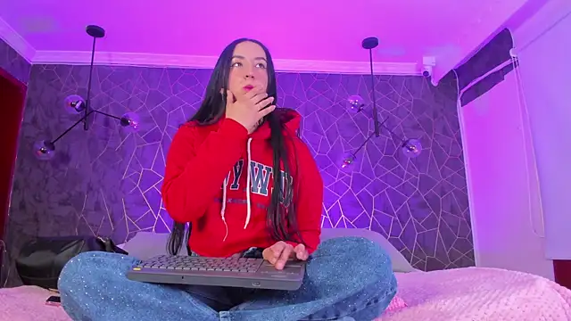 danaythamara1 online show from December 19, 10:28 pm