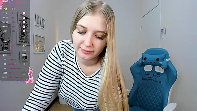 Snapshot of Adr1ana_ chatting on December 15, 2:30 am Adr1ana online show from December 15, 2:30 am