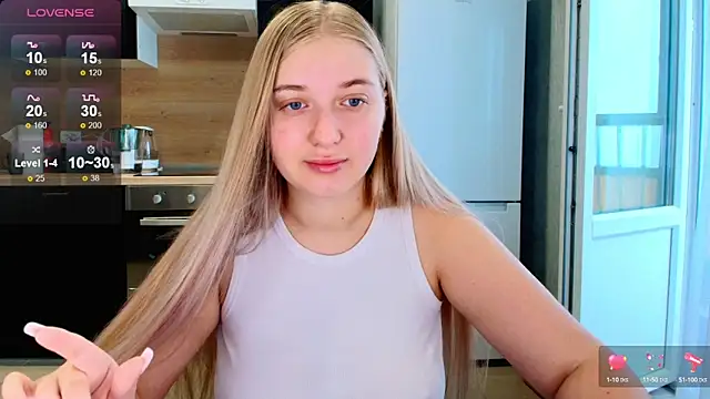 Snapshot of Adr1ana_ chatting on October 4, 6:44 am Adr1ana online show from October 4, 6:44 am