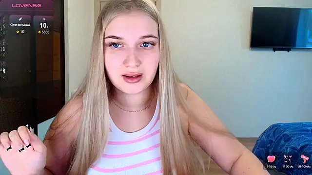 Snapshot of Adr1ana_ chatting on November 5, 8:25 am Adr1ana online show from November 5, 8:25 am