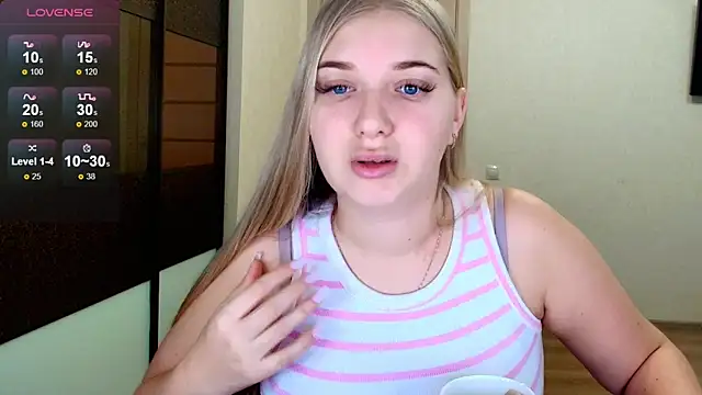 Snapshot of Adr1ana_ chatting on November 28, 4:37 am Adr1ana online show from November 28, 4:37 am