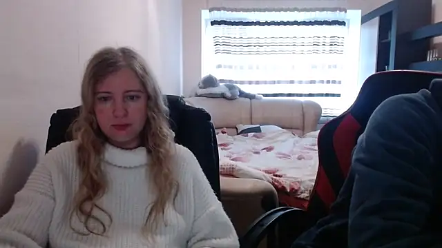 Snapshot of PeterAndJen chatting on March 7, 4:22 pm PeterAndJen online show from March 7, 4:22 pm