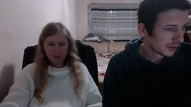 Snapshot of PeterAndJen chatting on March 7, 7:27 pm PeterAndJen online show from March 7, 7:27 pm