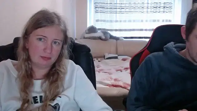 Snapshot of PeterAndJen chatting on March 9, 4:00 pm PeterAndJen online show from March 9, 4:00 pm