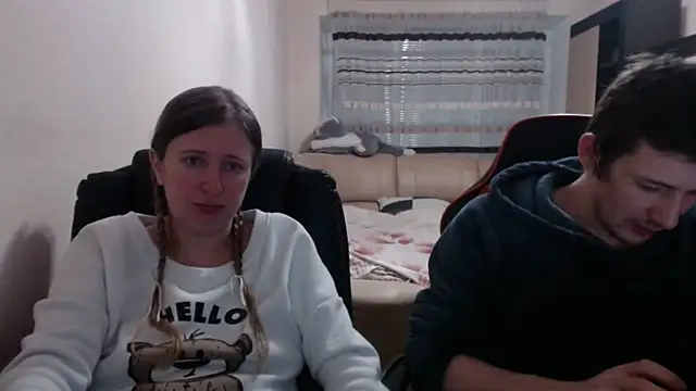 Snapshot of PeterAndJen chatting on March 10, 4:14 pm PeterAndJen online show from March 10, 4:14 pm