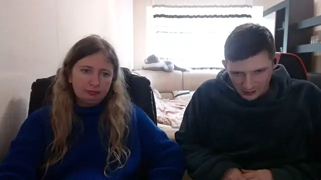 Snapshot of PeterAndJen chatting on March 14, 5:46 pm PeterAndJen online show from March 14, 5:46 pm