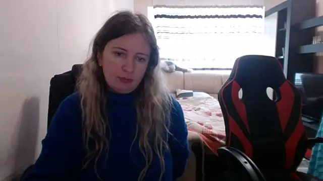 Snapshot of PeterAndJen chatting on March 15, 10:03 am PeterAndJen online show from March 15, 10:03 am