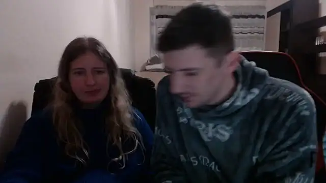 Snapshot of PeterAndJen chatting on March 15, 7:16 pm PeterAndJen online show from March 15, 7:16 pm