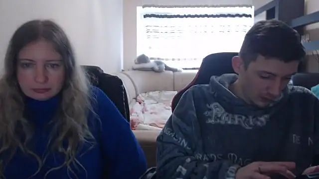 Snapshot of PeterAndJen chatting on March 16, 10:00 am PeterAndJen online show from March 16, 10:00 am