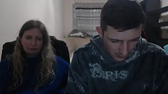 Snapshot of PeterAndJen chatting on March 16, 7:27 pm PeterAndJen online show from March 16, 7:27 pm