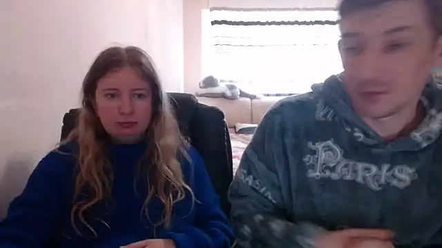 Snapshot of PeterAndJen chatting on March 17, 10:27 am PeterAndJen online show from March 17, 10:27 am