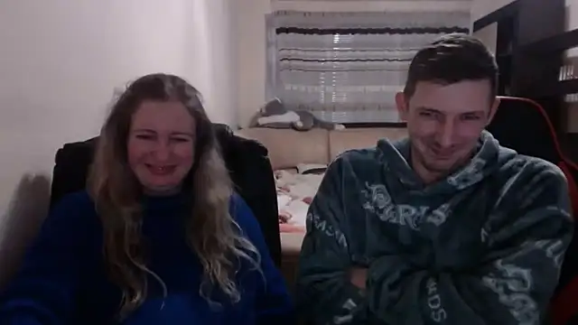 Snapshot of PeterAndJen chatting on March 18, 12:58 pm PeterAndJen online show from March 18, 12:58 pm