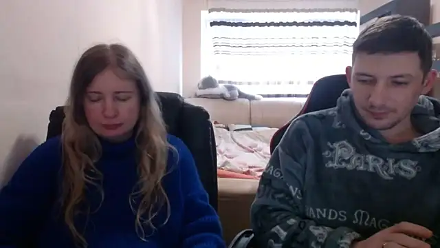 Snapshot of PeterAndJen chatting on March 19, 6:14 am PeterAndJen online show from March 19, 6:14 am