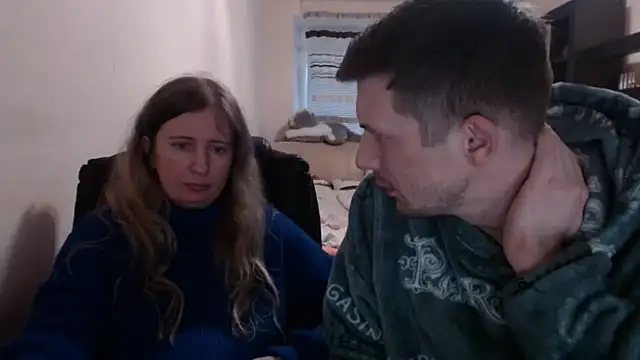 Snapshot of PeterAndJen chatting on March 19, 6:34 pm PeterAndJen online show from March 19, 6:34 pm