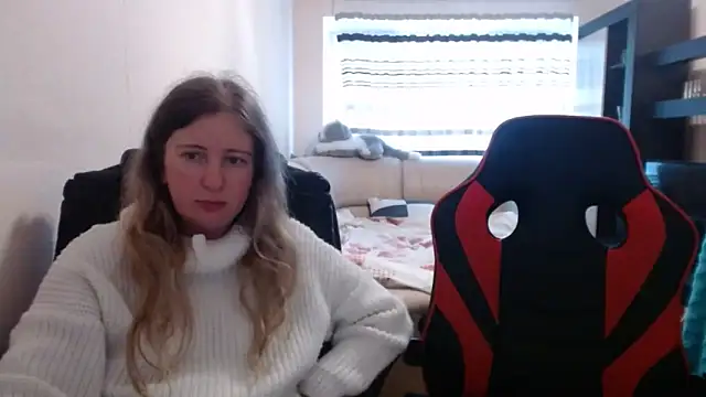 Snapshot of PeterAndJen chatting on March 20, 2:10 pm PeterAndJen online show from March 20, 2:10 pm