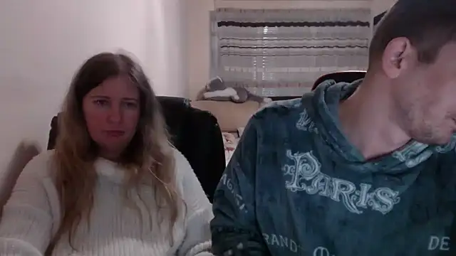 Snapshot of PeterAndJen chatting on March 21, 6:27 am PeterAndJen online show from March 21, 6:27 am