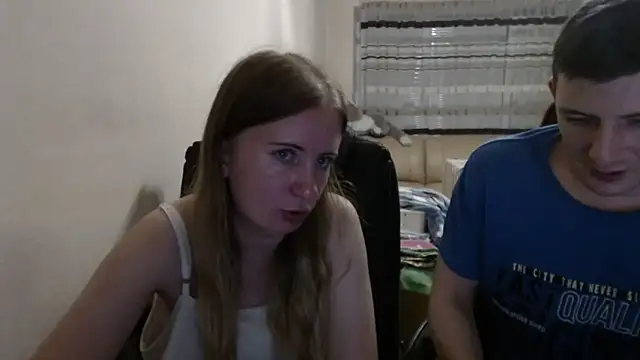 Snapshot of PeterAndJen chatting on September 9, 5:23 pm PeterAndJen online show from September 9, 5:23 pm