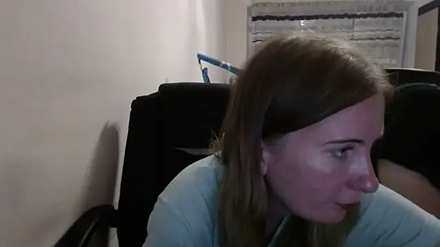 Snapshot of PeterAndJen chatting on September 13, 5:13 pm PeterAndJen online show from September 13, 5:13 pm