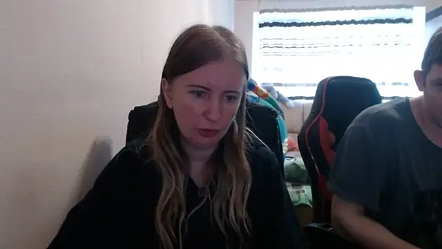 Snapshot of PeterAndJen chatting on September 20, 6:58 am PeterAndJen online show from September 20, 6:58 am