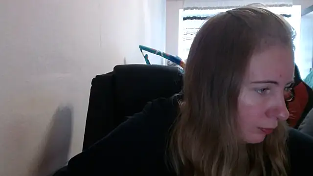 Snapshot of PeterAndJen chatting on September 21, 7:21 am PeterAndJen online show from September 21, 7:21 am