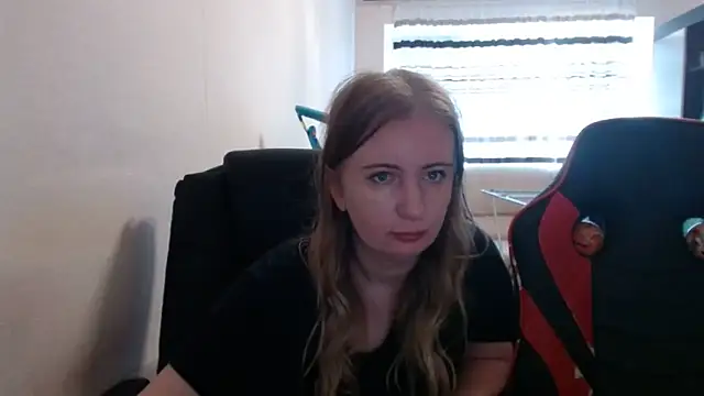 Snapshot of PeterAndJen chatting on September 23, 9:01 am PeterAndJen online show from September 23, 9:01 am