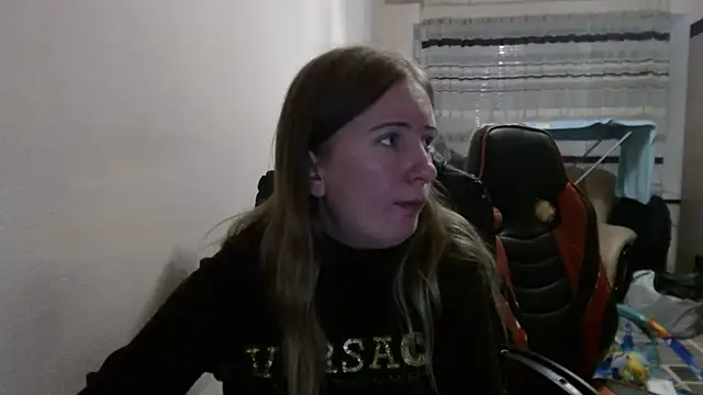 Snapshot of PeterAndJen chatting on October 1, 6:03 pm PeterAndJen online show from October 1, 6:03 pm