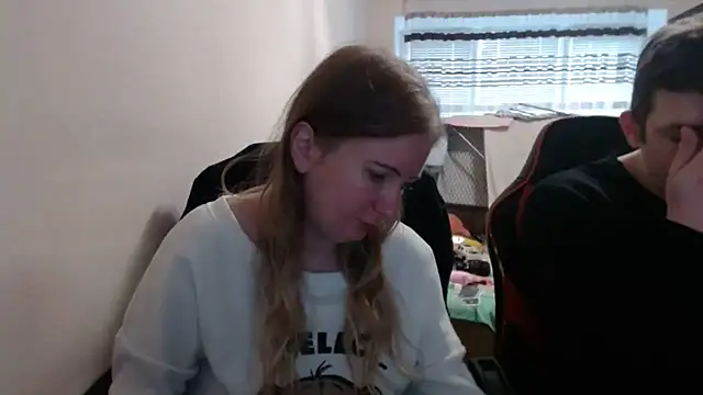 Snapshot of PeterAndJen chatting on October 7, 7:38 am PeterAndJen online show from October 7, 7:38 am