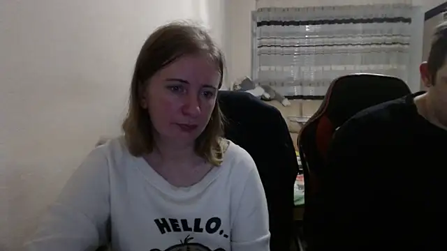 Snapshot of PeterAndJen chatting on October 7, 7:44 pm PeterAndJen online show from October 7, 7:44 pm