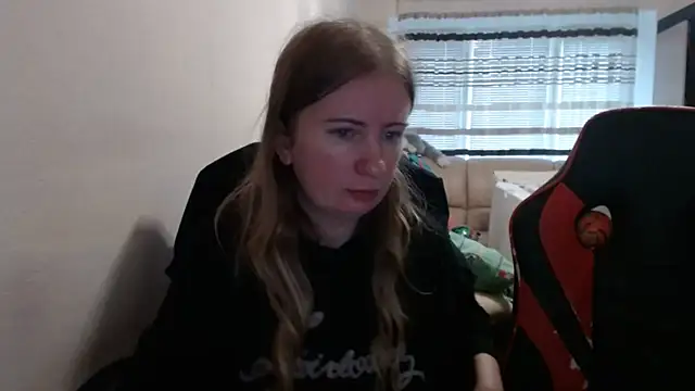 Snapshot of PeterAndJen chatting on October 10, 8:13 am PeterAndJen online show from October 10, 8:13 am