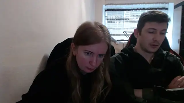 Snapshot of PeterAndJen chatting on October 12, 6:12 am PeterAndJen online show from October 12, 6:12 am