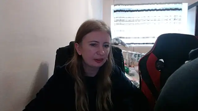 Snapshot of PeterAndJen chatting on October 28, 7:12 am PeterAndJen online show from October 28, 7:12 am