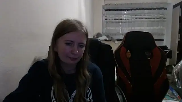 Snapshot of PeterAndJen chatting on October 29, 7:48 pm PeterAndJen online show from October 29, 7:48 pm