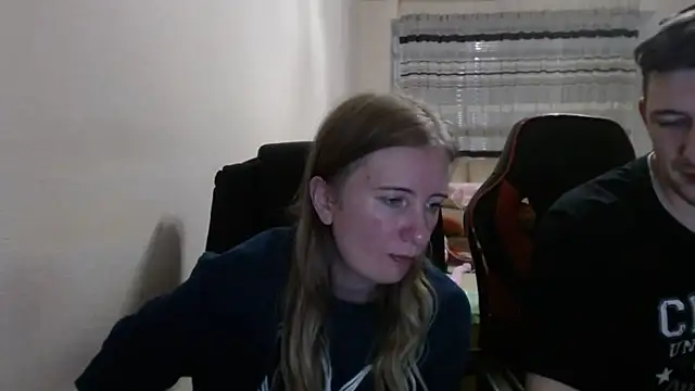 Snapshot of PeterAndJen chatting on October 31, 8:10 pm PeterAndJen online show from October 31, 8:10 pm