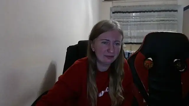 Snapshot of PeterAndJen chatting on November 19, 7:47 pm PeterAndJen online show from November 19, 7:47 pm