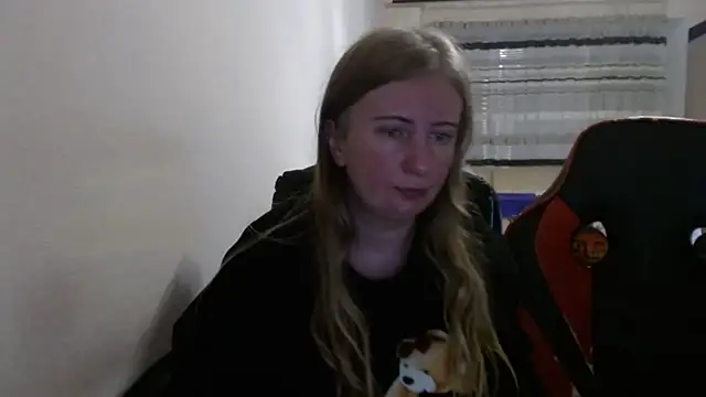 Snapshot of PeterAndJen chatting on November 20, 8:19 pm PeterAndJen online show from November 20, 8:19 pm