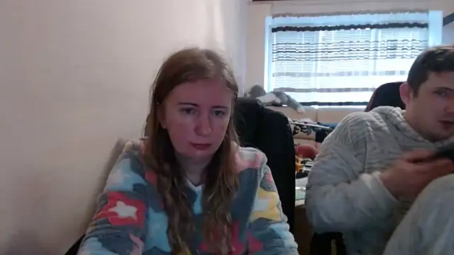 Snapshot of PeterAndJen chatting on November 22, 8:35 am PeterAndJen online show from November 22, 8:35 am