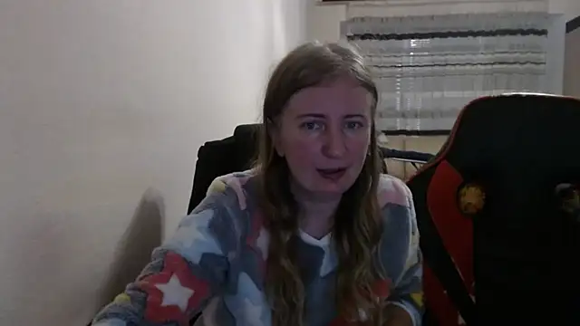 Snapshot of PeterAndJen chatting on November 23, 7:13 pm PeterAndJen online show from November 23, 7:13 pm