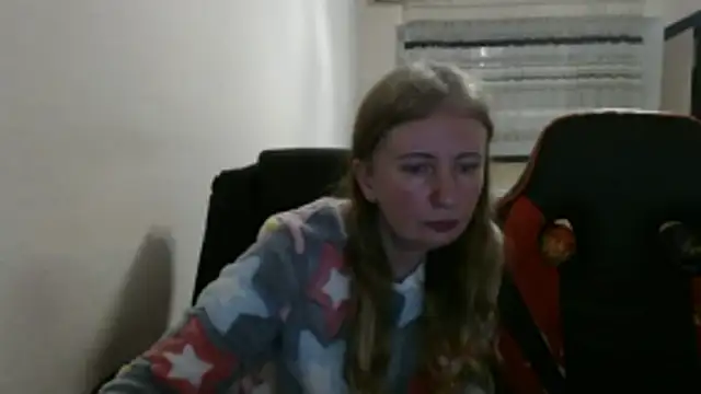 Snapshot of PeterAndJen chatting on November 27, 8:11 pm PeterAndJen online show from November 27, 8:11 pm