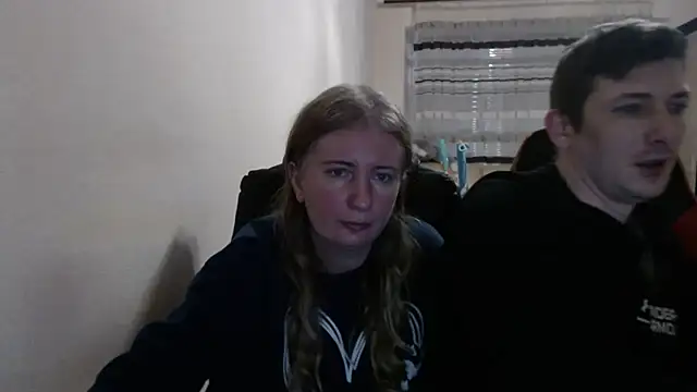 Snapshot of PeterAndJen chatting on December 1, 6:46 pm PeterAndJen online show from December 1, 6:46 pm