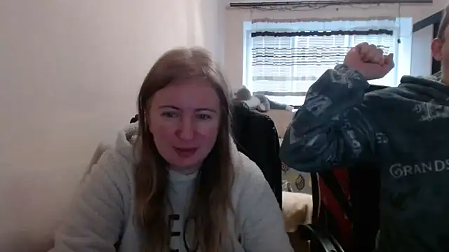 PeterAndJen online show from February 5, 7:02 am