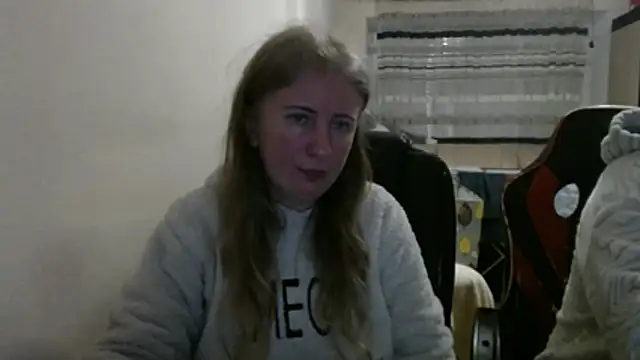 PeterAndJen online show from February 17, 8:37 pm