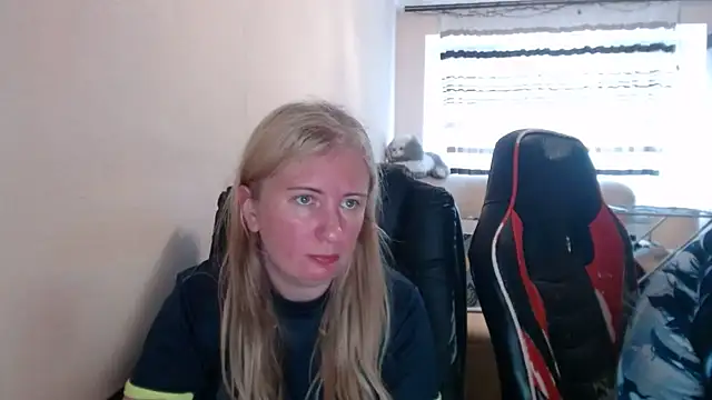 PeterAndJen online show from June 4, 5:19 pm