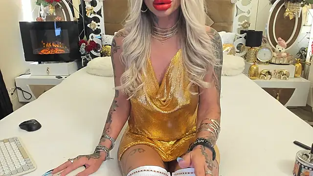 Snapshot of hotgirlsmoking_69xxx chatting on February 14, 3:36 pm hotgirlsmoking 69xxx online show from February 14, 3:36 pm