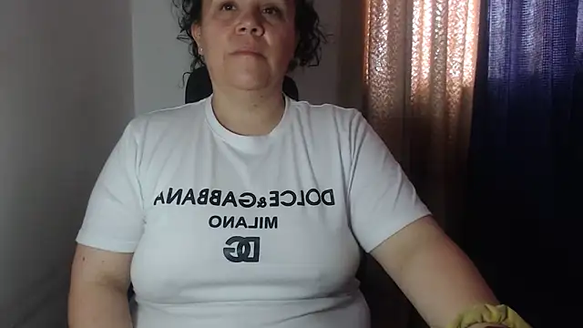agathamiller01 online show from May 16, 2:27 pm